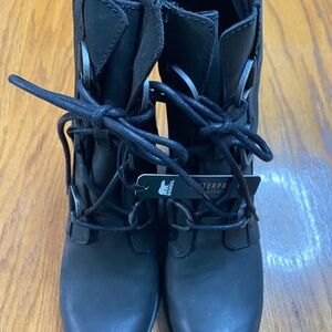 women's water proof SOREL Joan of Arctic wedge laced leather boots